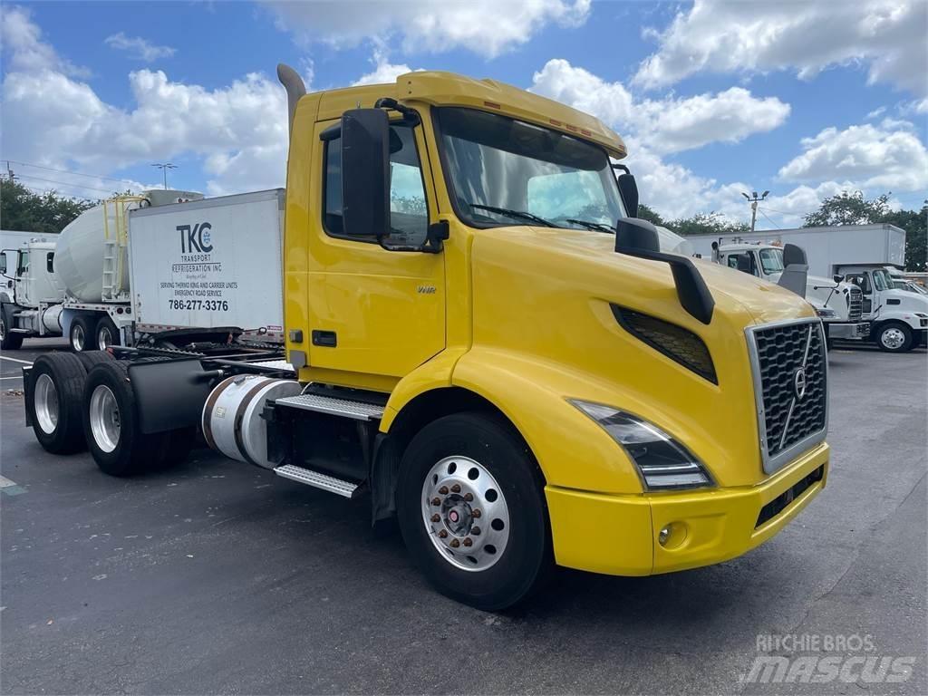 Volvo VNR64T300 Vlačilci