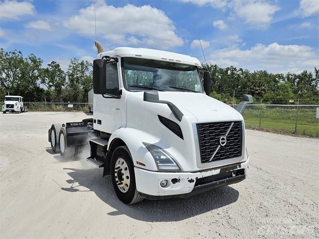 Volvo VNR64T300 Vlačilci