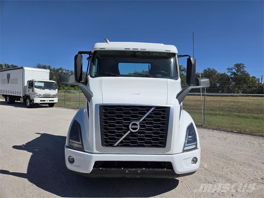 Volvo VNR64T300 Vlačilci