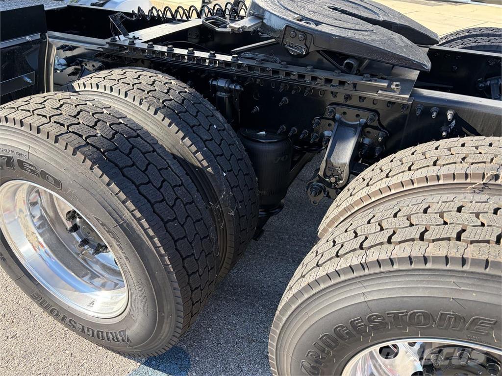 Volvo VNR64T300 Vlačilci