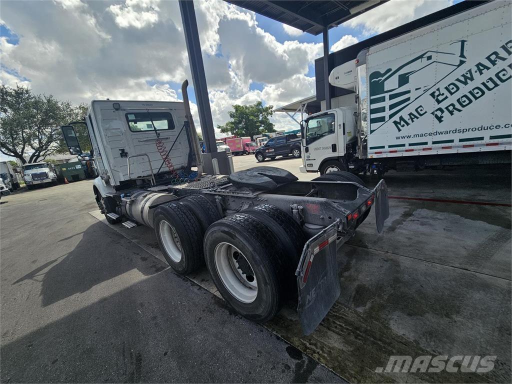 Volvo VNR64T300 Vlačilci