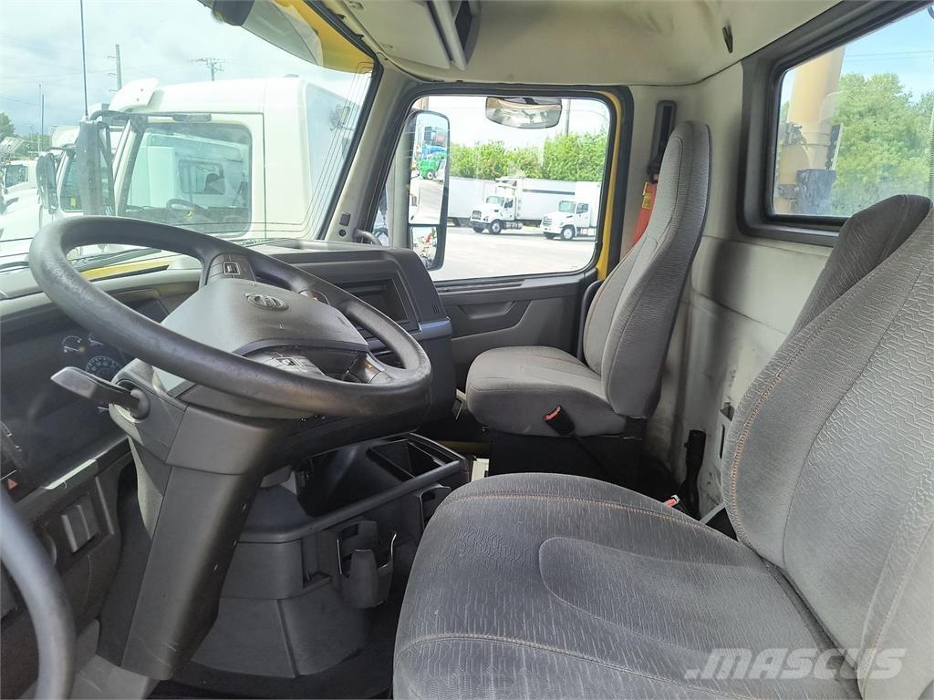 Volvo VNR64T300 Vlačilci