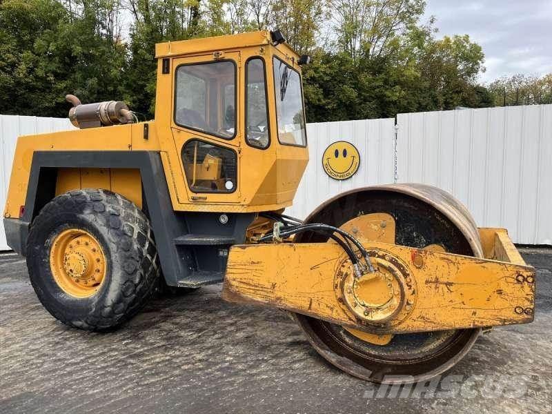 Bomag BW213D Kompaktorji tal