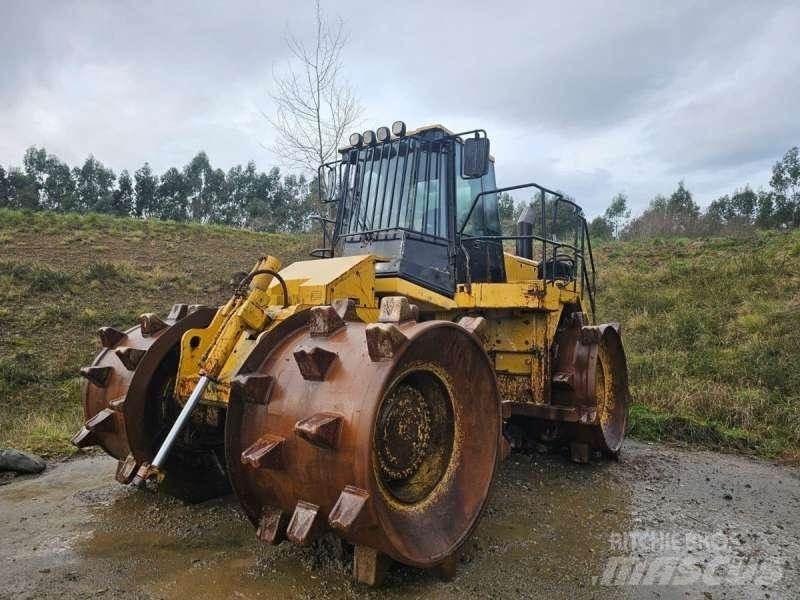 CAT 826GII Kompaktorji tal