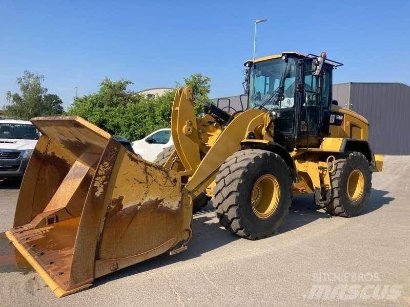 CAT 926M Kolesni nakladalci