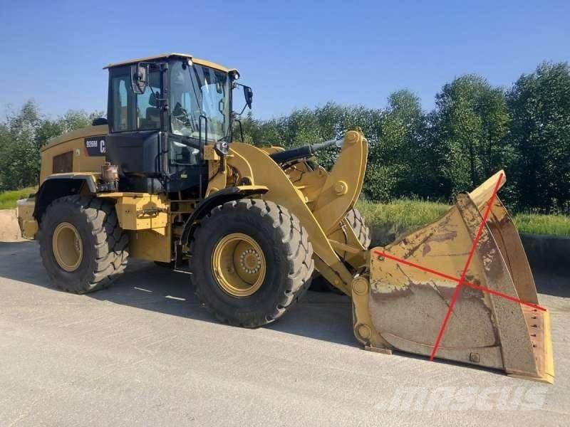 CAT 926M Kolesni nakladalci