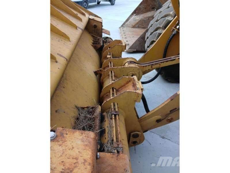 CAT 926M Kolesni nakladalci
