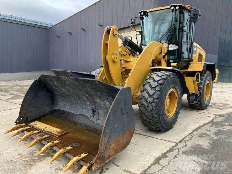 CAT 938M Kolesni nakladalci