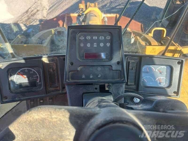 CAT 962G Kolesni nakladalci