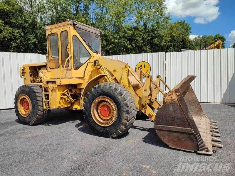 CAT 966C Kolesni nakladalci