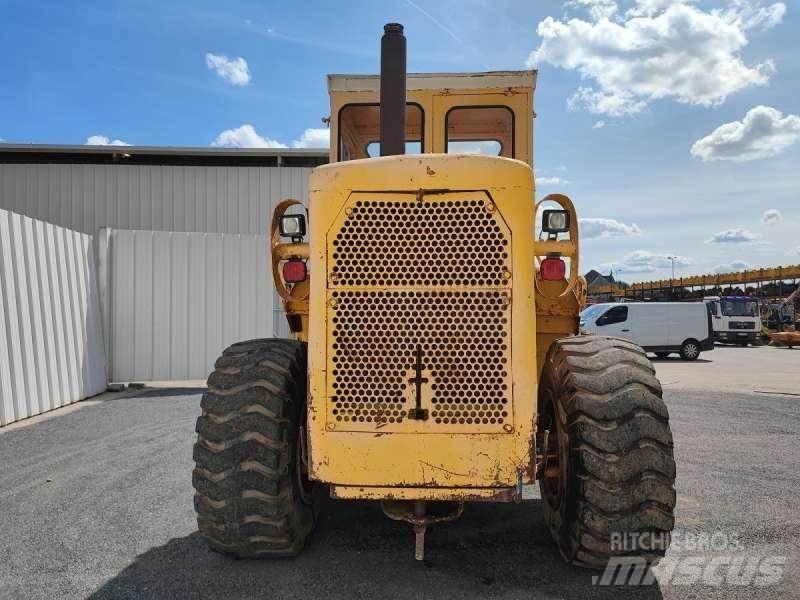 CAT 966C Kolesni nakladalci