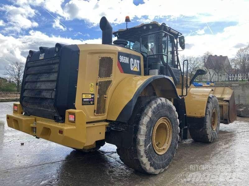 CAT 966M Kolesni nakladalci