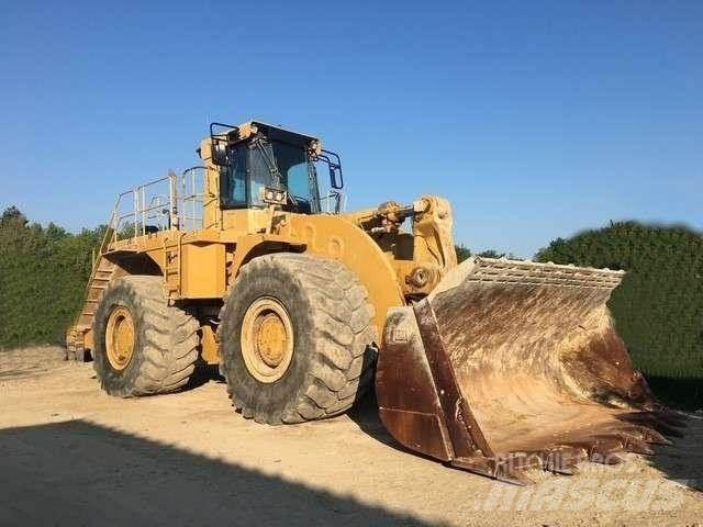 CAT 990 Kolesni nakladalci
