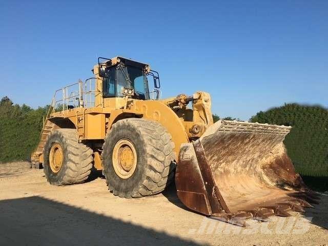CAT 990 Kolesni nakladalci
