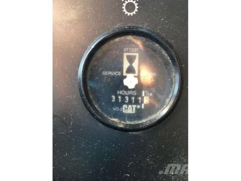 CAT 990 Kolesni nakladalci