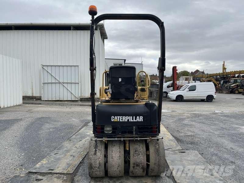 CAT CB225D Kompaktorji tal