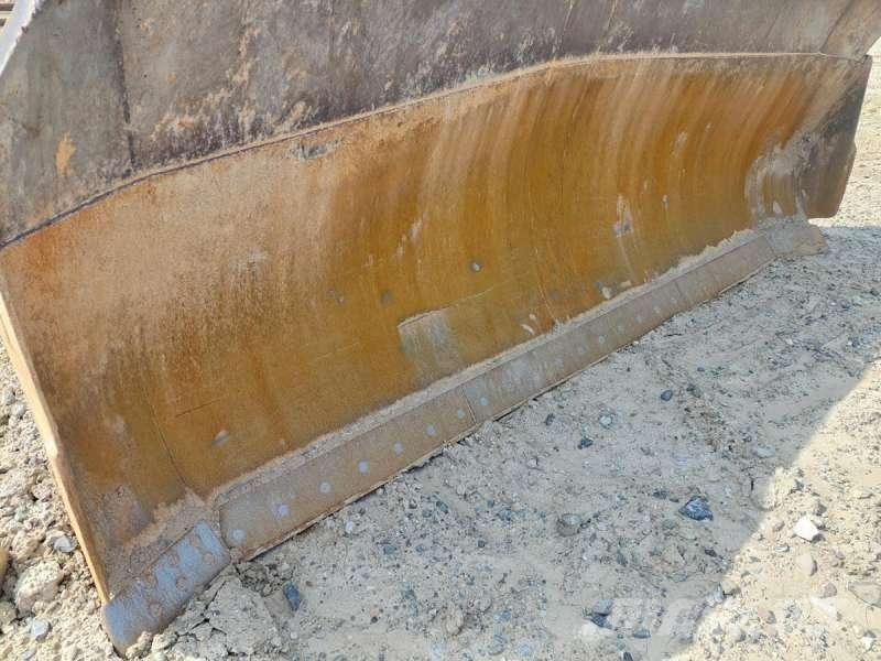 CAT D6T LGP Buldožerji goseničarji