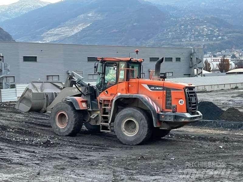 Doosan DL300 Kolesni nakladalci