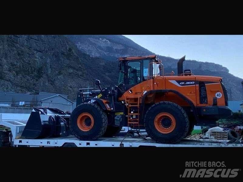 Doosan DL300 Kolesni nakladalci