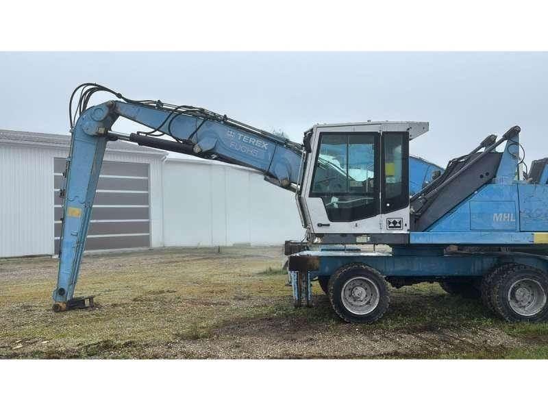 Fuchs MHL320 Bagri za prekladanje primarnih/sekundarnih surovin
