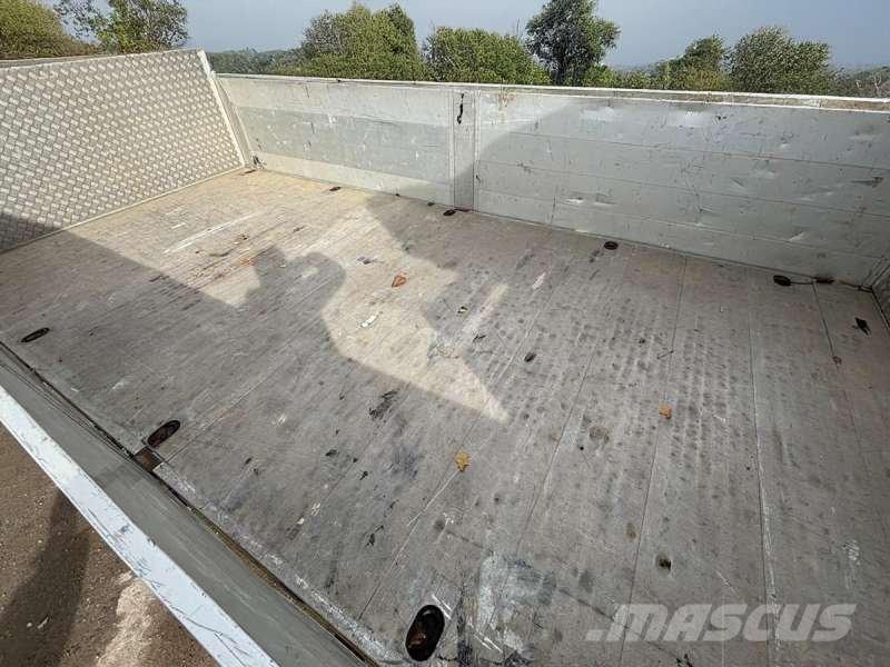 Scania R420 Tovornjaki s kesonom/platojem