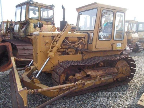 CAT D4D Buldožerji goseničarji