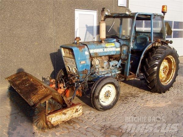 Ford 2000 Traktorji