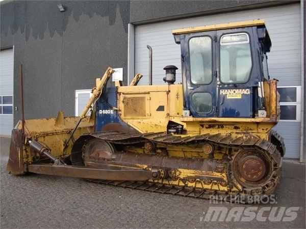 Hanomag D680E Buldožerji goseničarji