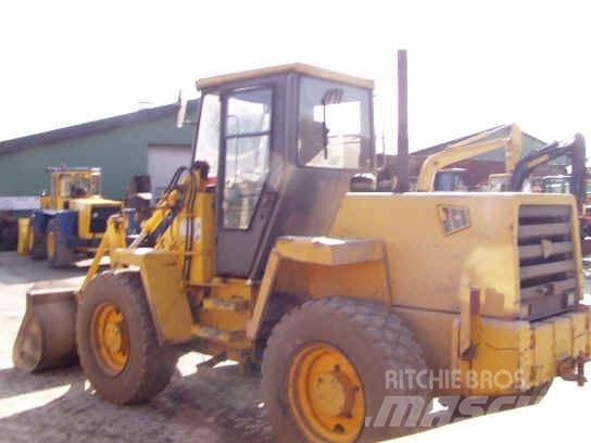 JCB 410 Kolesni nakladalci
