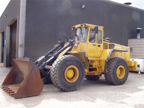 Volvo L120 Kolesni nakladalci