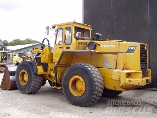 Volvo L120 Kolesni nakladalci