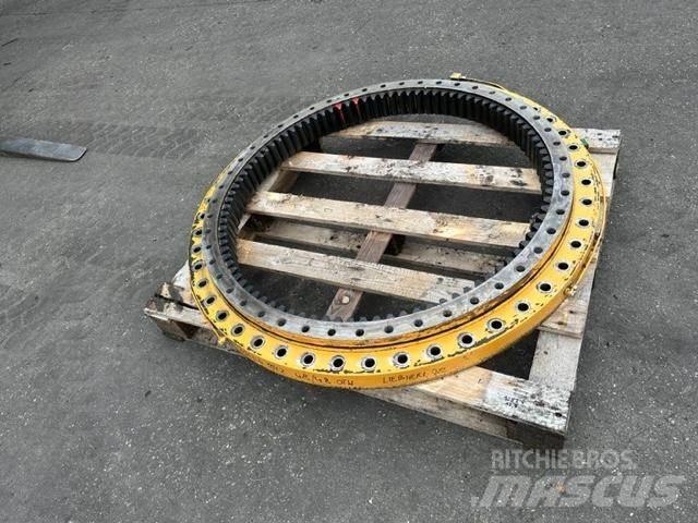 Liebherr A 922 Podvozje in vzmetenje