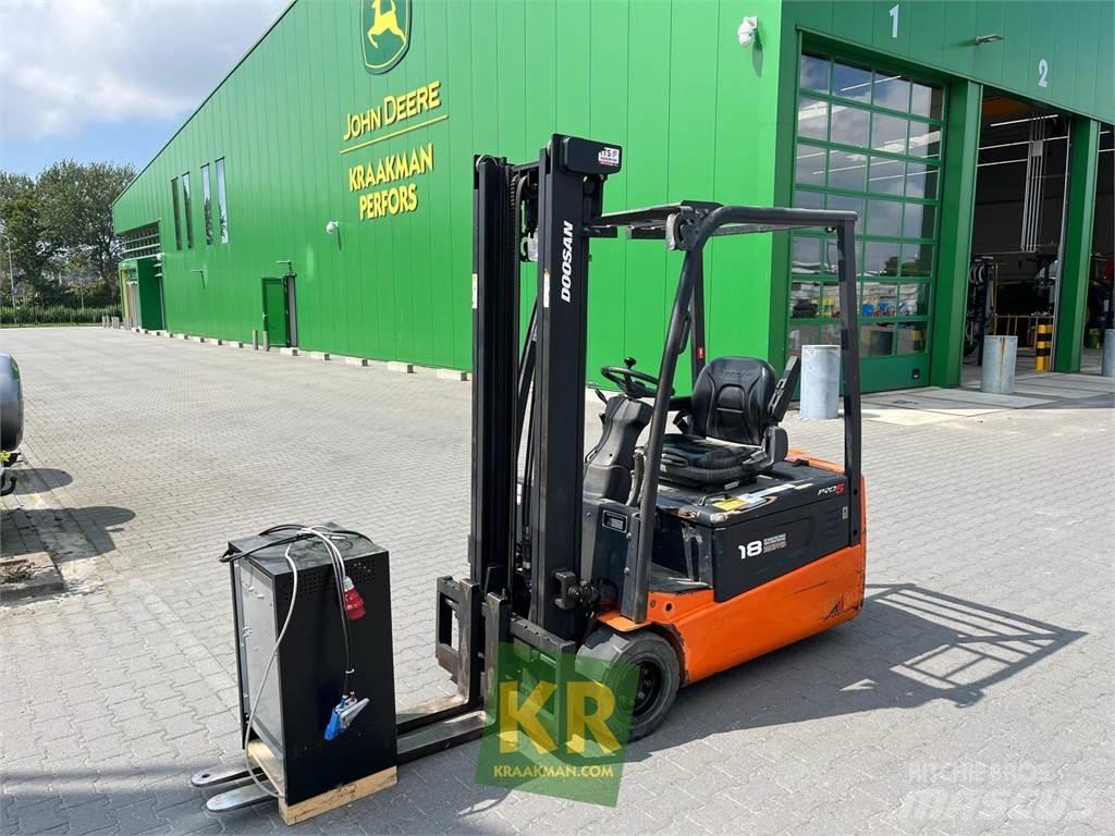 Doosan B18T Kmetijski teleskopski nakladalci