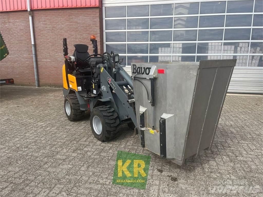 GiANT D332 Čelni nakladalci in kopači