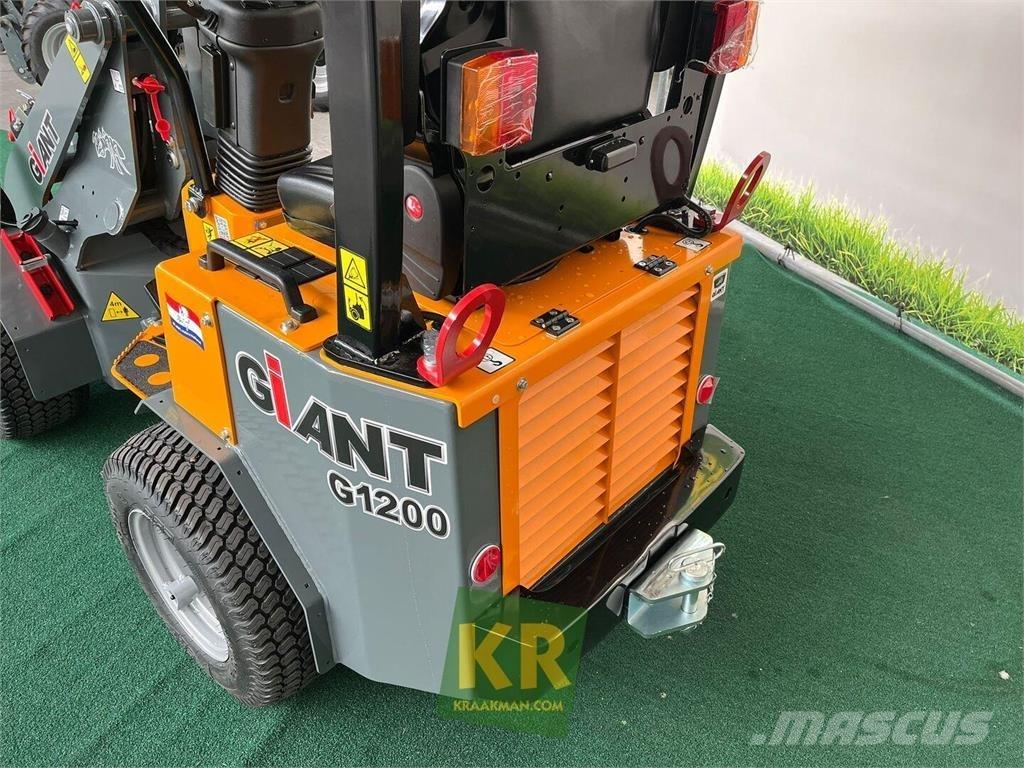GiANT G1200 Čelni nakladalci in kopači