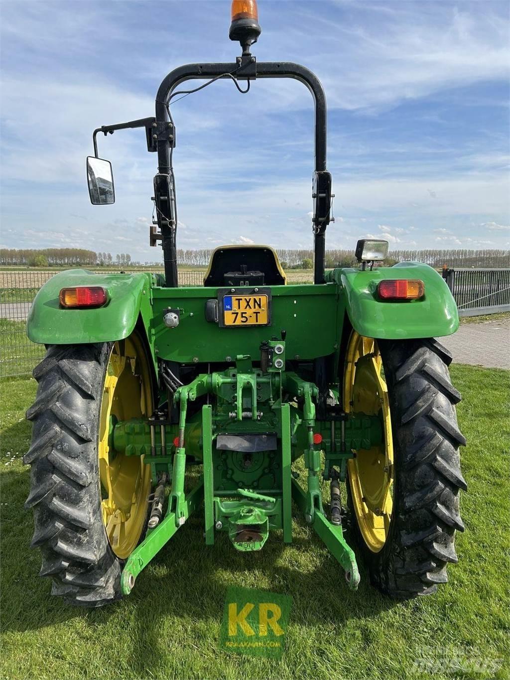 John Deere 5055E Traktorji