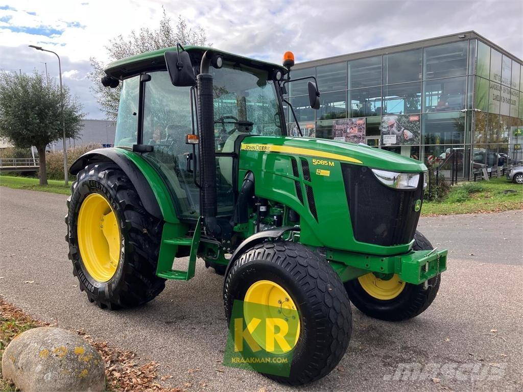 John Deere 5085M Traktorji