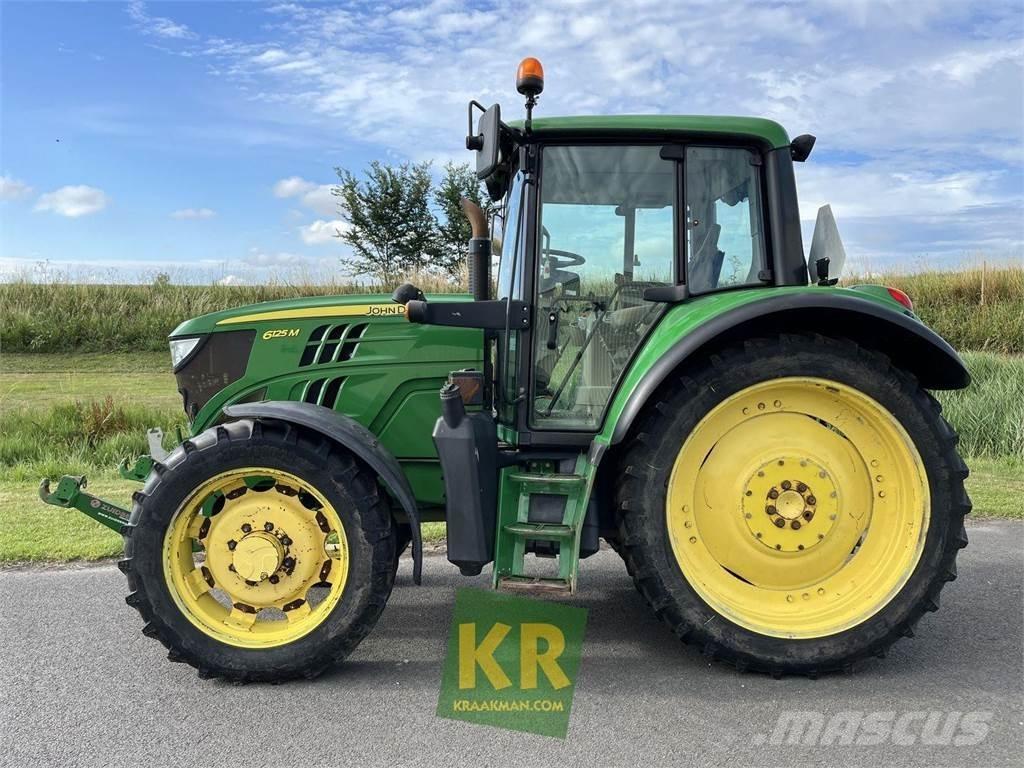 John Deere 6125M Traktorji