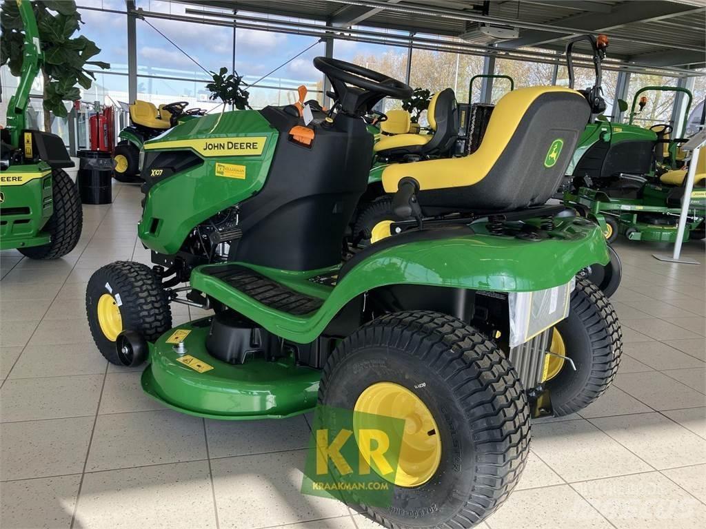 John Deere X107 Vrtni traktor kosilnice