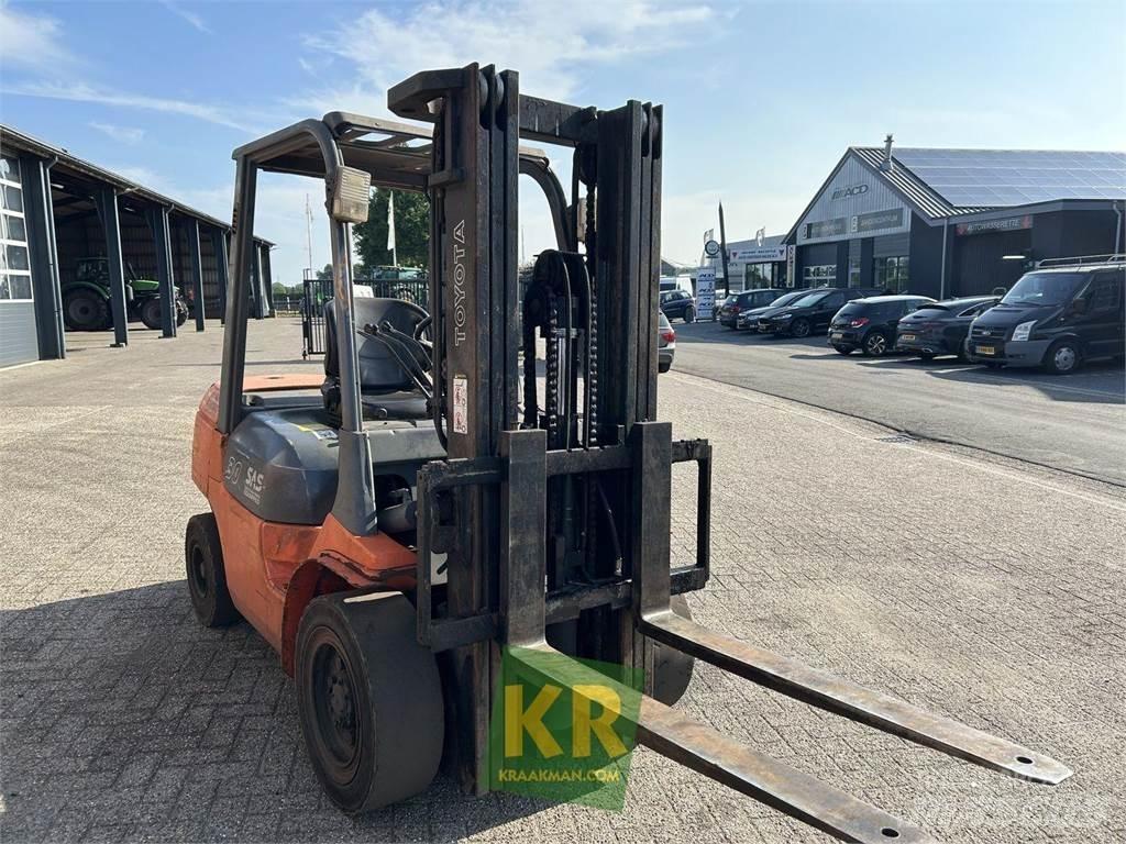 Toyota 02-7FDJF35 Kmetijski teleskopski nakladalci
