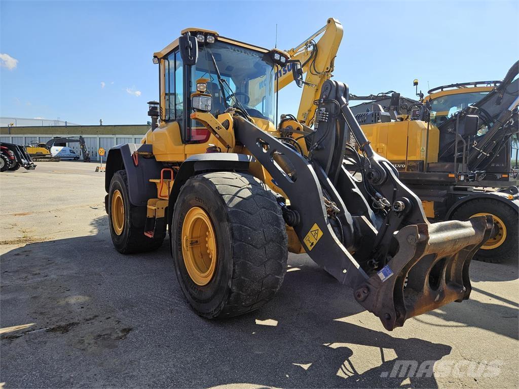  L90H Kolesni nakladalci