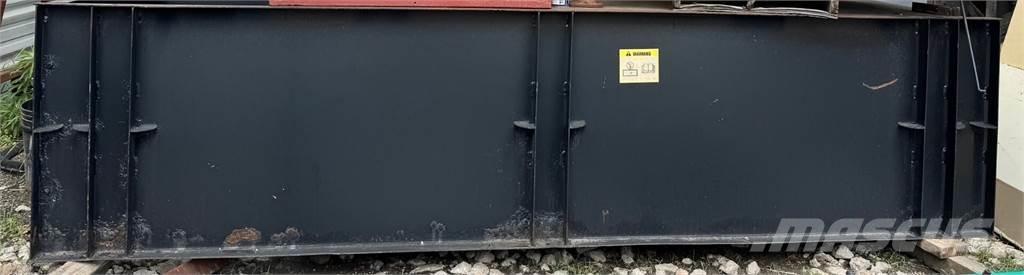  900 Gallon Drugi deli