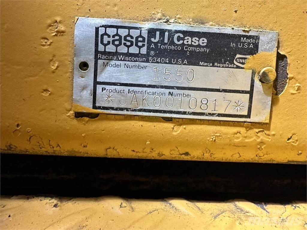 CASE 1550 Buldožerji goseničarji