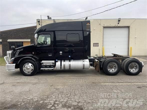 Volvo VNL64T730 Vlačilci