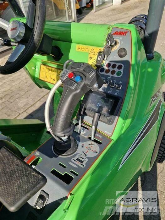 Avant 755I Kolesni nakladalci