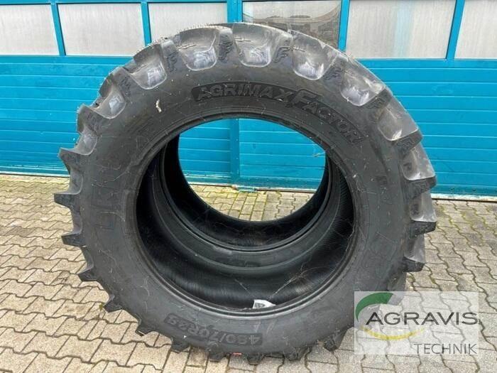 BKT 480/70-R38 Gume, kolesa in platišča