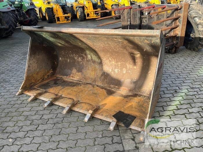 Case IH 721 Kolesni nakladalci