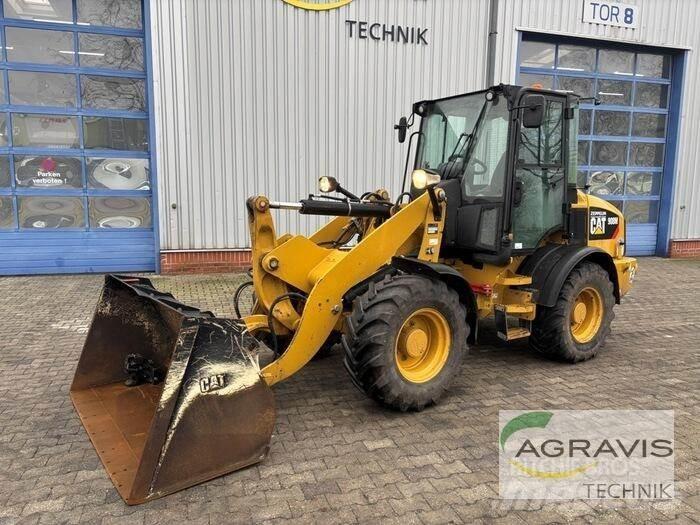 CAT 908 Kolesni nakladalci