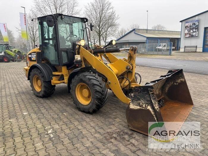 CAT 908 Kolesni nakladalci