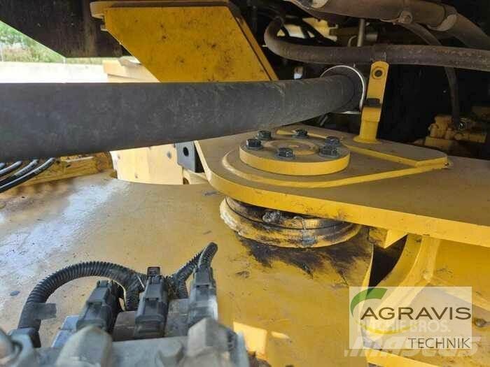 CAT 930 M Kolesni nakladalci